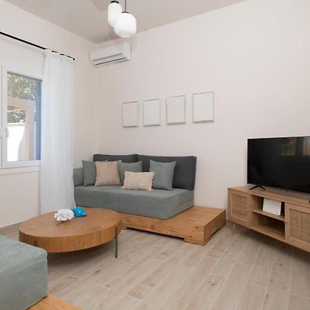 Camara Luxury Apartments Pylos Extérieur photo